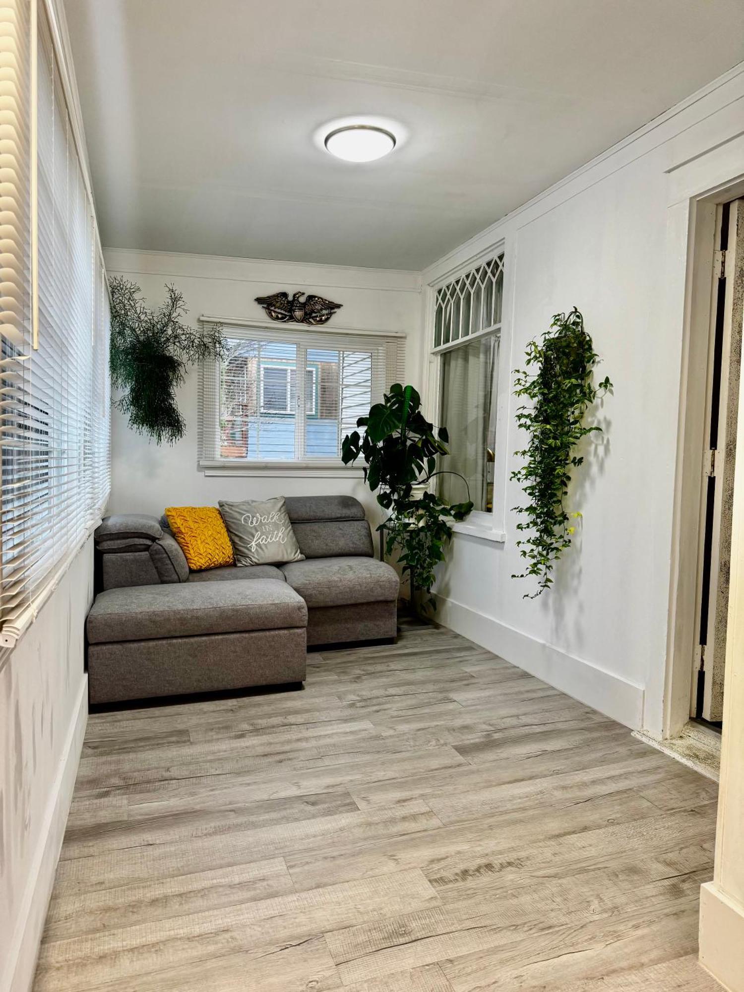 Seattle Home With 2 Bedrooms A King Bed Queen Bed And An Extra Sofa Bed Located 10 Minutes From Seatac Airport And 20 Minutes From Downtown Экстерьер фото