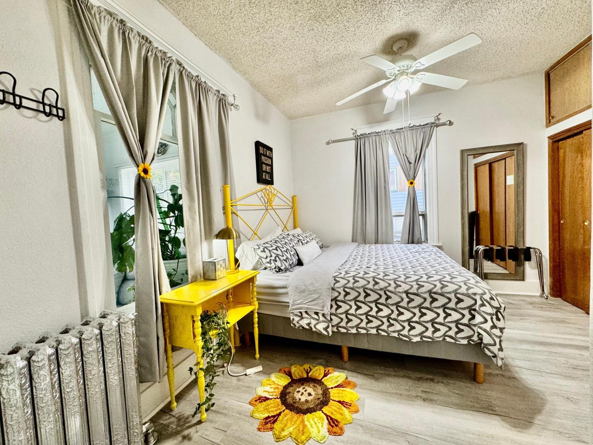 Seattle Home With 2 Bedrooms A King Bed Queen Bed And An Extra Sofa Bed Located 10 Minutes From Seatac Airport And 20 Minutes From Downtown Экстерьер фото