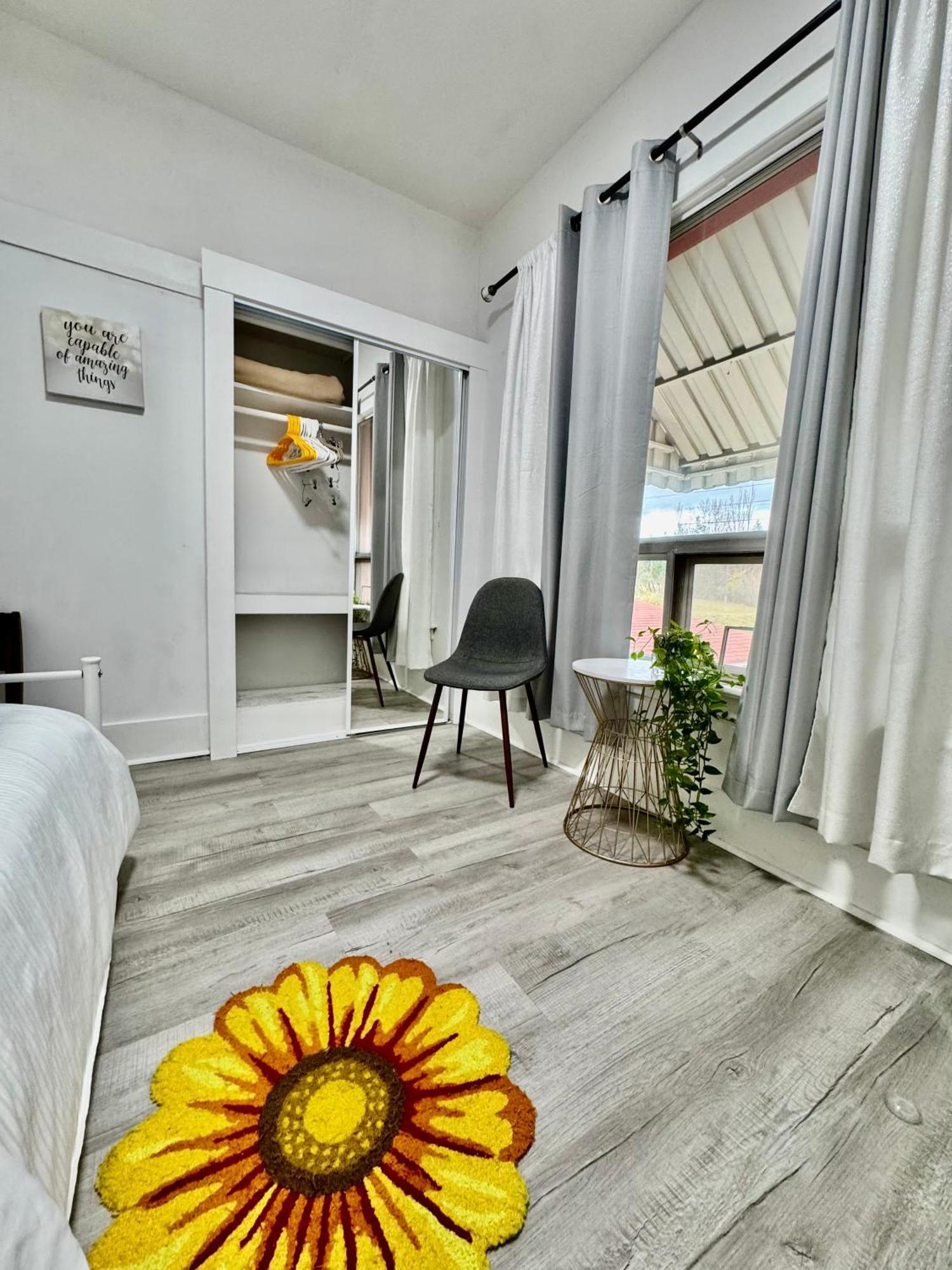 Seattle Home With 2 Bedrooms A King Bed Queen Bed And An Extra Sofa Bed Located 10 Minutes From Seatac Airport And 20 Minutes From Downtown Экстерьер фото