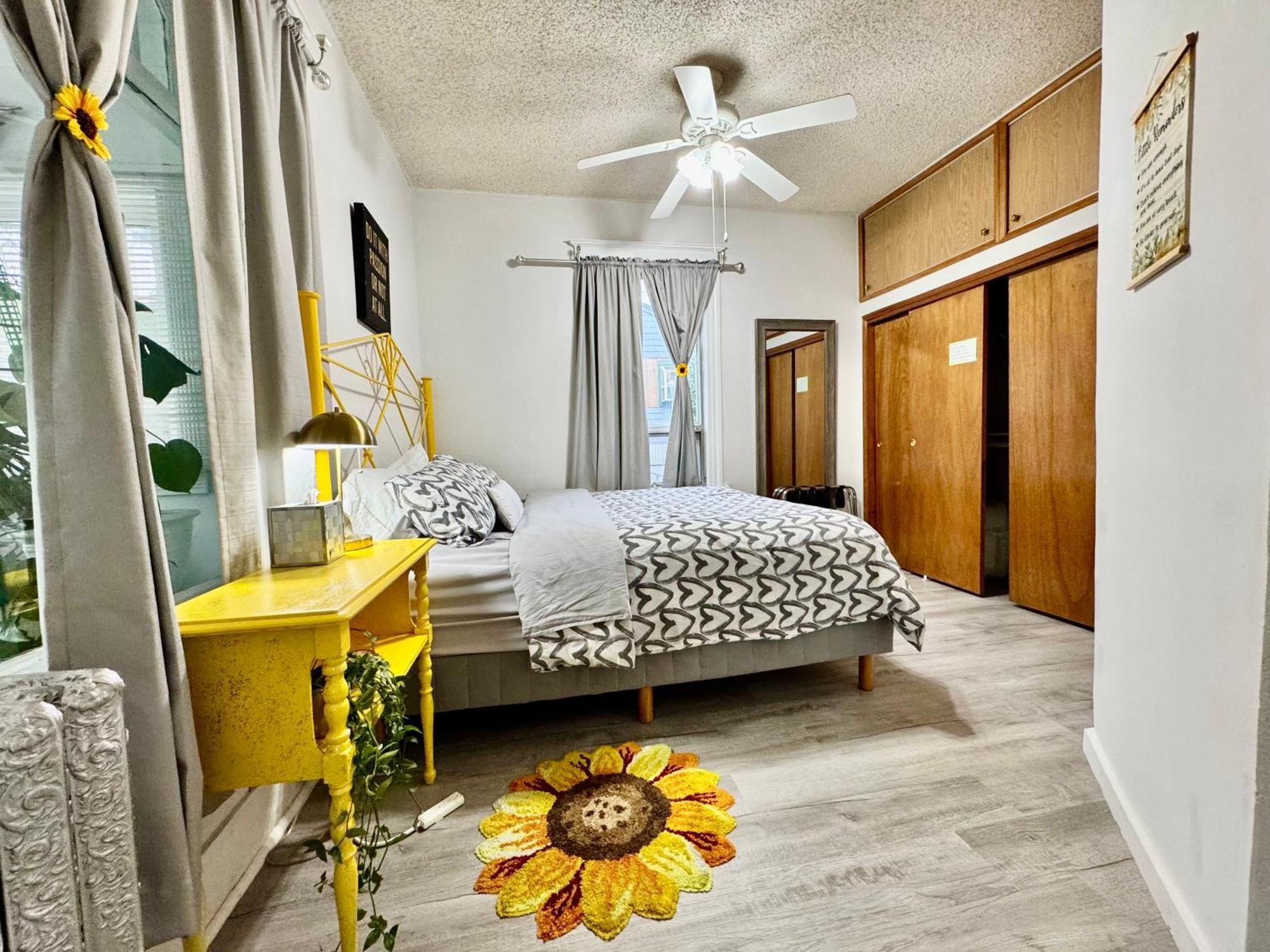 Seattle Home With 2 Bedrooms A King Bed Queen Bed And An Extra Sofa Bed Located 10 Minutes From Seatac Airport And 20 Minutes From Downtown Экстерьер фото