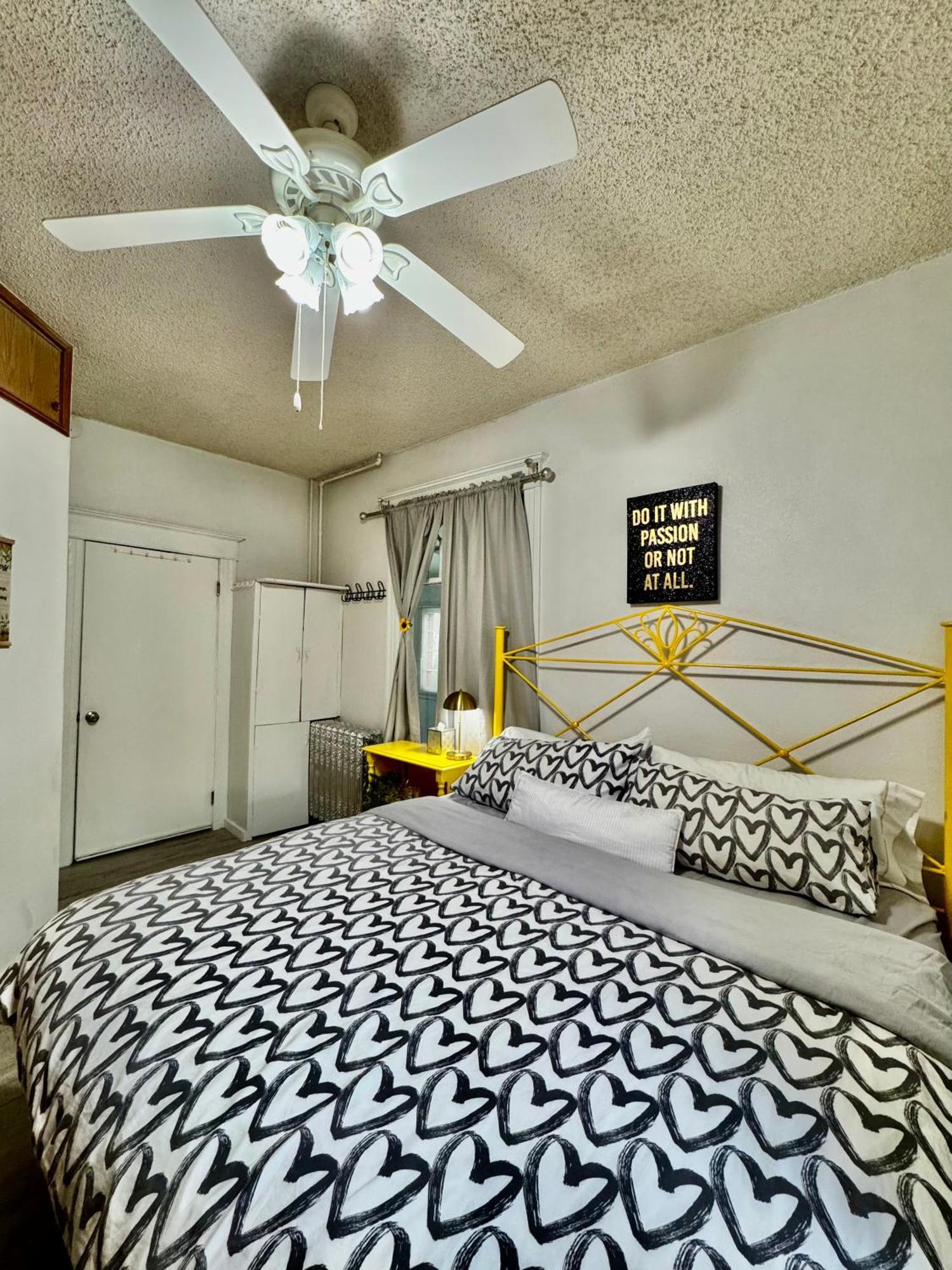 Seattle Home With 2 Bedrooms A King Bed Queen Bed And An Extra Sofa Bed Located 10 Minutes From Seatac Airport And 20 Minutes From Downtown Экстерьер фото